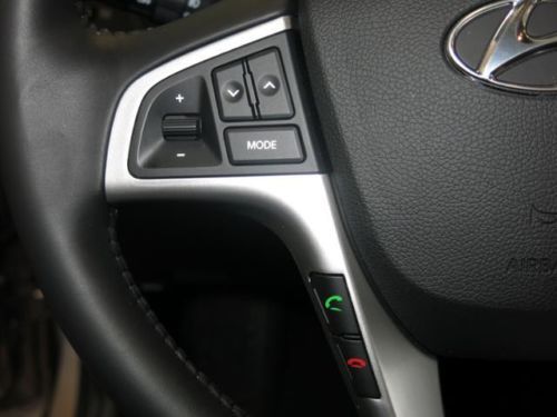 2013 Hyundai Accent HB LOW MILES!!, image 21