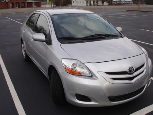 2007 toyota yaris sedan silver 72k miles