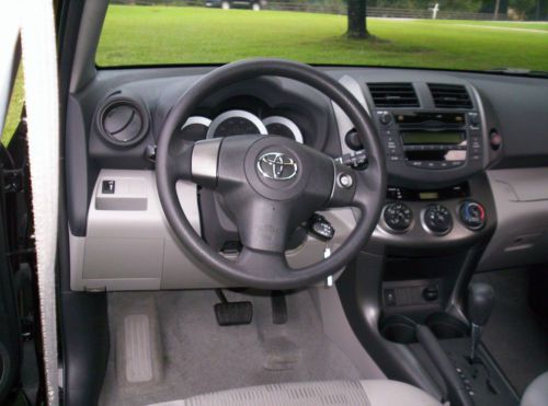 2010 Toyota RAV4 Base Sport Utility 4-Door 2.5L, US $15,995.00, image 4