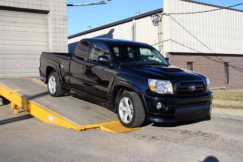2005 toyota tacoma x-runner extended cab pickup 3-door 4.0l