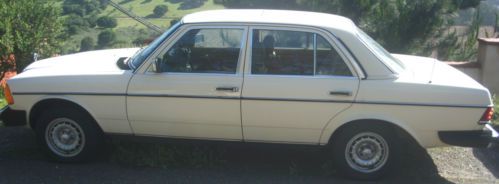 1985 mercedes benz 300d diesel automatic cream color 300d 4dr sedan rwd a4