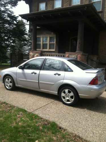 2007 ford focus ses sedan 4-door 2.0l