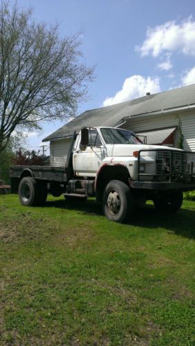 1986 ford f700 base 8.2l  4x4, pickup