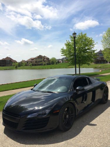 2009 audi r8 base coupe 2-door 4.2l