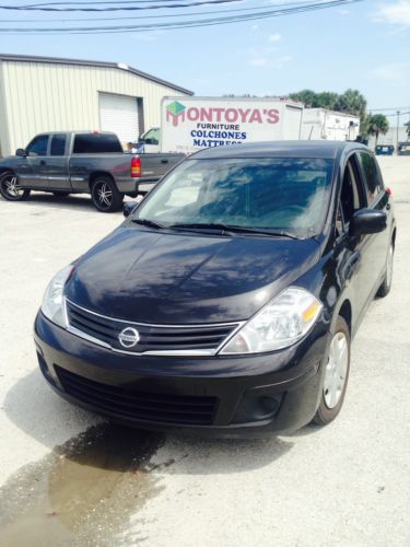 2011 nissan versa sl hatchback 4-door 1.8l