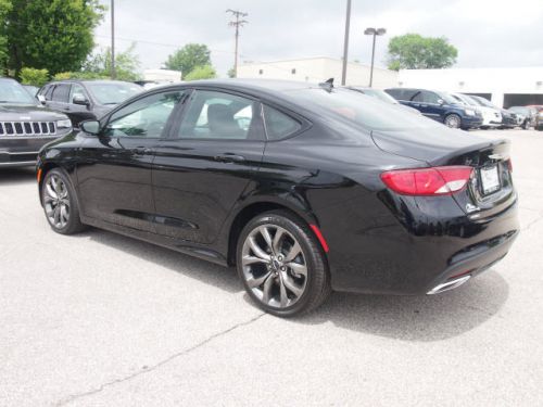 2015 chrysler 200 s