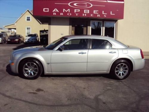 2005 chrysler 300c base