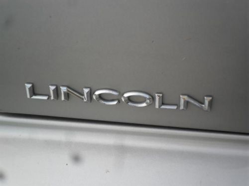 2004 lincoln town car ultimate