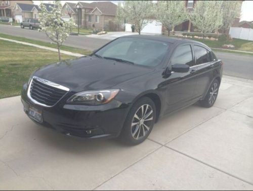 2013 chrysler 200s **very low miles** perfect condition