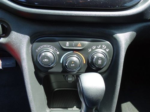 SXT CD MP3 2.0L BLACK PREMIUM CLOTH FRONT BUCKET SEATS Front Wheel Drive ABS, US $18,988.00, image 16