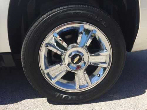 2010 Chevrolet Suburban 4X4 4dr 1500 3rd Row Seat 4-Wheel Disc Brakes ABS, image 9