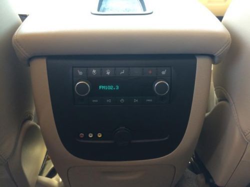 2010 Chevrolet Suburban 4X4 4dr 1500 3rd Row Seat 4-Wheel Disc Brakes ABS, image 19