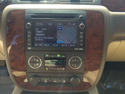 2010 Chevrolet Suburban 4X4 4dr 1500 3rd Row Seat 4-Wheel Disc Brakes ABS, image 21