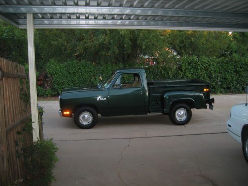 Restored 1981 dodge d150 short bed step side, stainless hardware, polpar bed