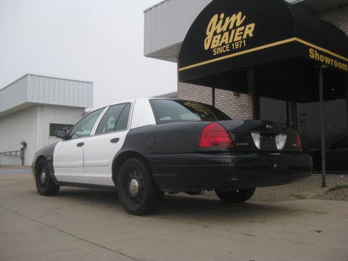 2009 ford crown victoria police interceptor sedan 4-door 4.6l