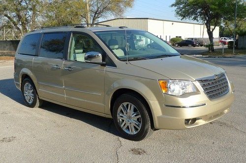 2010 chrysler townn&amp;country limted 18k mi 4.0l leather power doors