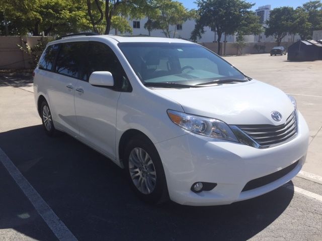 2014 toyota sienna xle mini passenger van 5-door