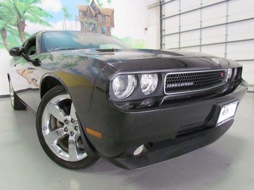 2009 dodge challenger,black,34k only,mopar shift,looks and drives like new !