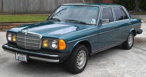 1983 mercedes-benz 300d base sedan 4-door 3.0l