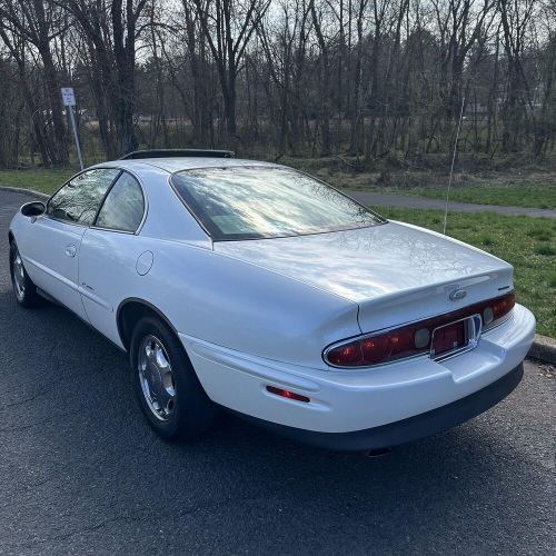 1998 buick riviera coupe low 79k miles accident free non-smoker!