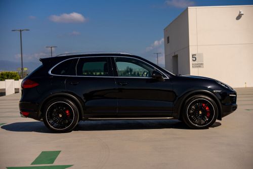 2012 porsche cayenne turbo