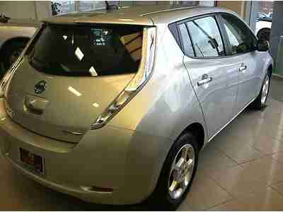 2012 Dealer DEMO Nissan Leaf Clean CarFax SAVE BIG, image 4