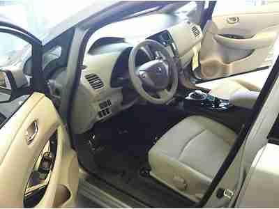 2012 Dealer DEMO Nissan Leaf Clean CarFax SAVE BIG, image 14