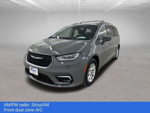 2022 chrysler pacifica touring l