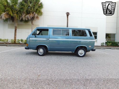 Volkswagen Vanagon Bus
