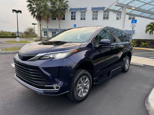2022 toyota sienna xle - braunability handicap ramp van