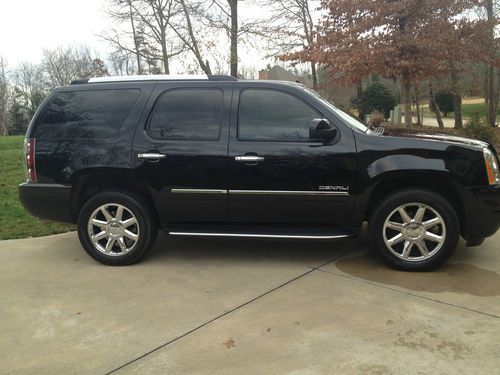 2009 gmc yukon denali $8,500 dvd/tv sport utility