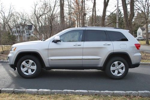 2012 jeep grand cherokee laredo x with 5.7l 'hemi' v8 and 6sp auto