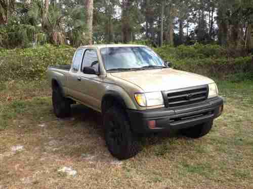 Nice 1998 Toyota Tacoma XtraCab 4x4 - NO RESERVE, image 2