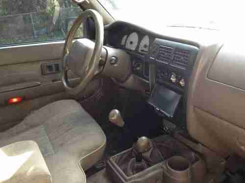 Nice 1998 Toyota Tacoma XtraCab 4x4 - NO RESERVE, image 4