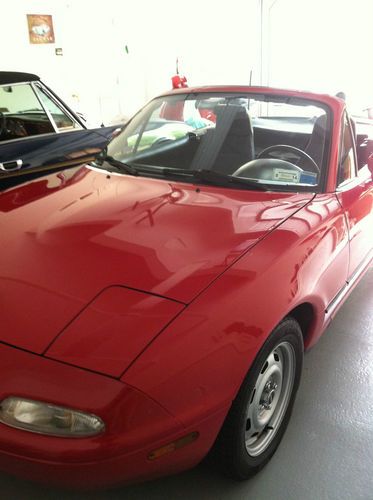 1990 mazda miata red 2 door convertible with 12,840 miles car is as new