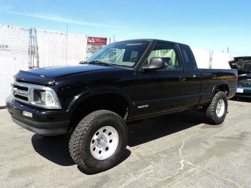 1995 chevrolet s10 base standard cab pickup 2-door 4.3l, no reserve