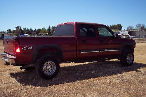 2004 chevy silverado crew cab short bed 4x4 duramax diesel salvage