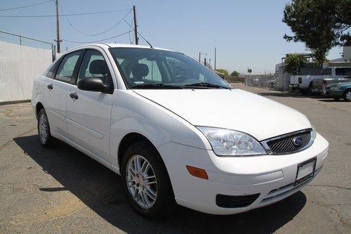 2005 ford focus zx4 se sedan automatic clean no reserve