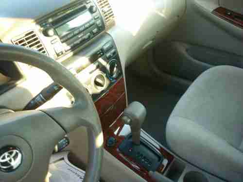 2006 Toyota Corolla LE Sedan 4-Door 1.8L, image 7
