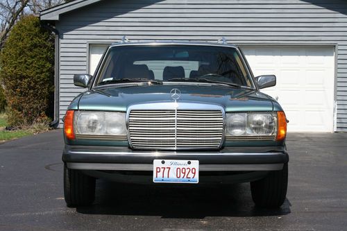 300td mercedes-benz w123 class station wagon mint west coast!!