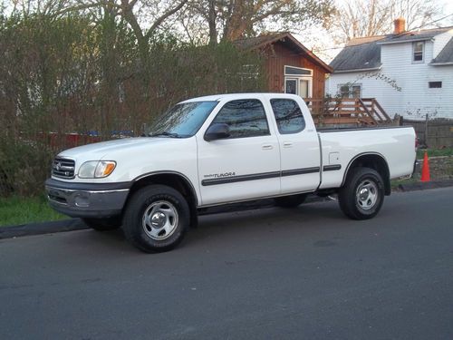 2001 toyota tundra srs 4x4 v8 access cab 4 door 1 owner beautiful truck!