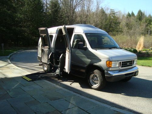 2006 ford e-250 wheelchair van raised roof and drop floor rare rare rare