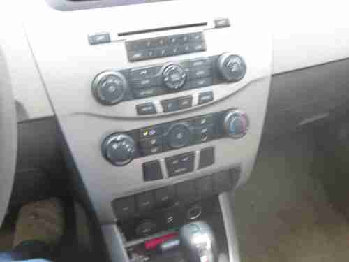 2009 Ford Focus SE Sedan 4-Door 2.0L, image 8