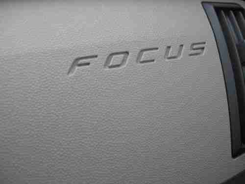 2009 Ford Focus SE Sedan 4-Door 2.0L, image 9