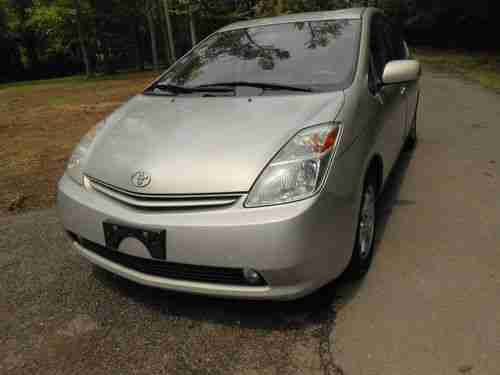 2005 Toyota Prius Base Hatchback 4-DR 1.5L~NAVIGATION~BLUETOOTH~1 OWNER~NO RESER, image 2