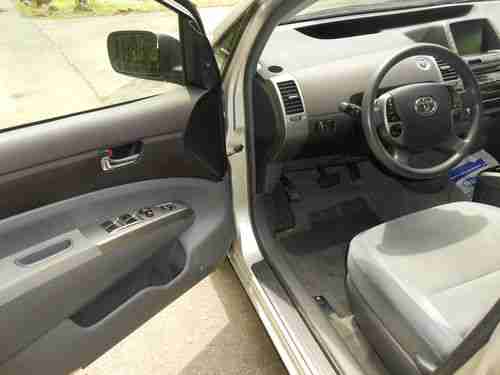 2005 Toyota Prius Base Hatchback 4-DR 1.5L~NAVIGATION~BLUETOOTH~1 OWNER~NO RESER, image 12