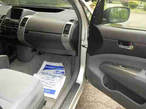 2005 Toyota Prius Base Hatchback 4-DR 1.5L~NAVIGATION~BLUETOOTH~1 OWNER~NO RESER, image 15