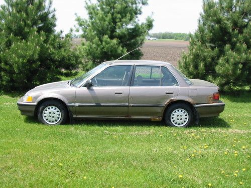 1991 honda civic lx 4 door 5 speed gas saver!!