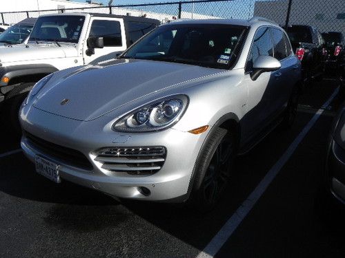 2013 porsche cayenne - low miles/diesel/navigation/sunroof - like new!!!!