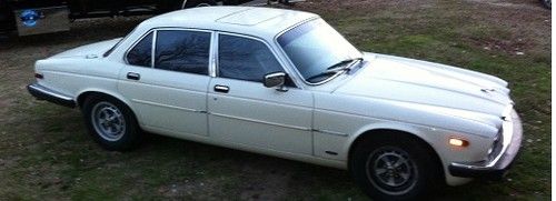 Gorgeous 1987 jaguar xj6 sunroof - only 4,000 miles on rebuilt motor !!